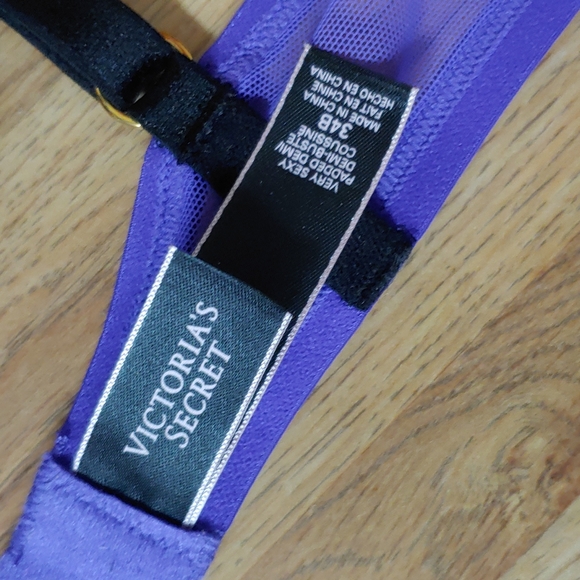 Victoria's Secret Very Sexy Padded Demi Bra 34B NWOT - Picture 12 of 13